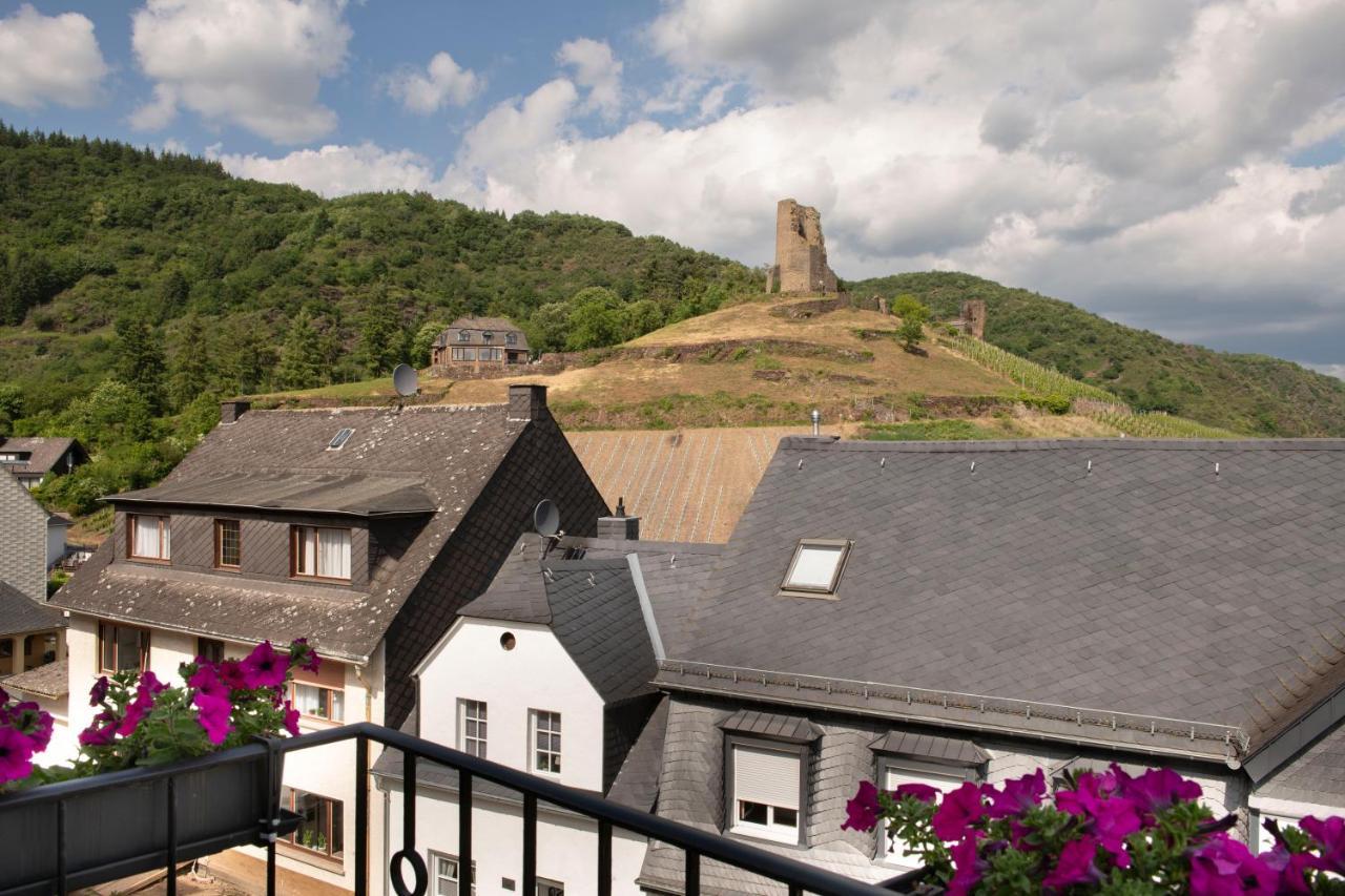 Ferienwohnung Burgblick Coraidelstein Klotten Exterior photo